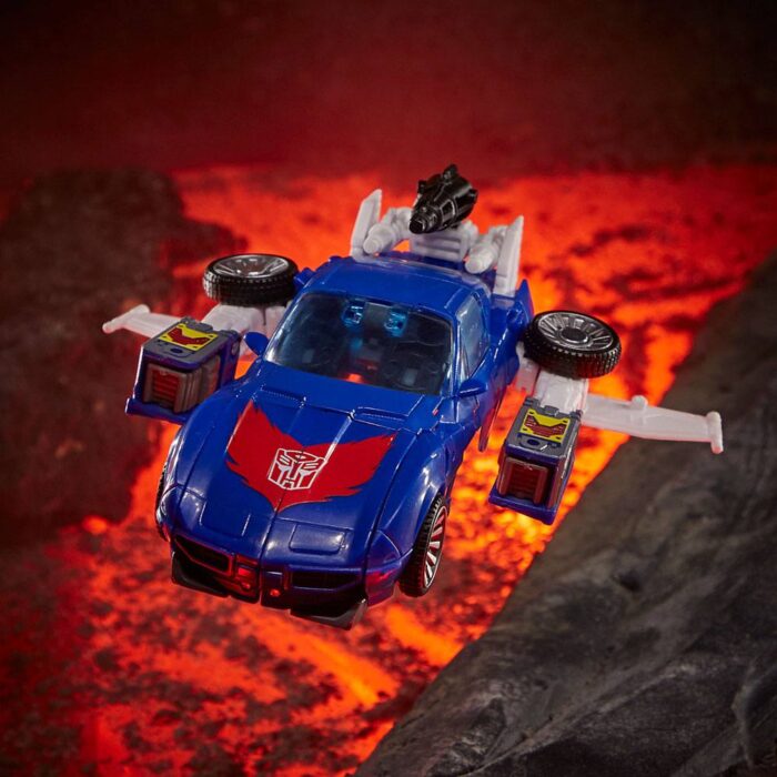 Autobot Track Transformers Generations War for Cybertron: Kingdom Deluxe Class Wave 3