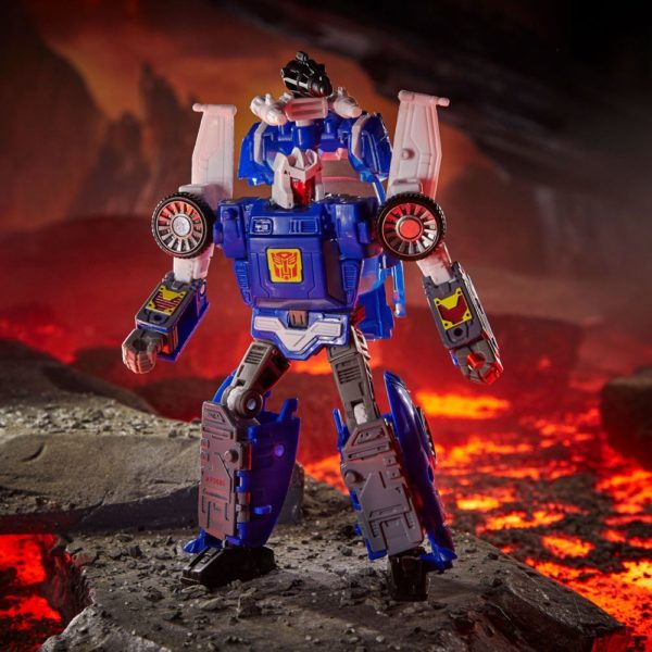 Autobot Track Transformers Generations War for Cybertron: Kingdom Deluxe Class Wave 3