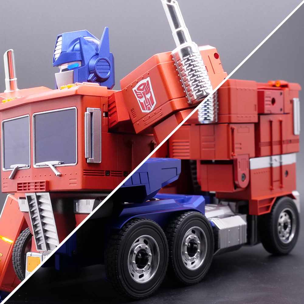 Transformers Figur Optimus Prime als automatisch umwandelnder und programmierbarer Roboter von Hasbro gezeigt