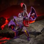 Predacon Scorponok Transformers Generations War for Cybertron: Kingdom Deluxe Class Wave 3