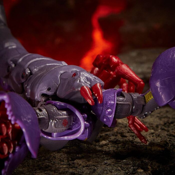 Predacon Scorponok Transformers Generations War for Cybertron: Kingdom Deluxe Class Wave 3