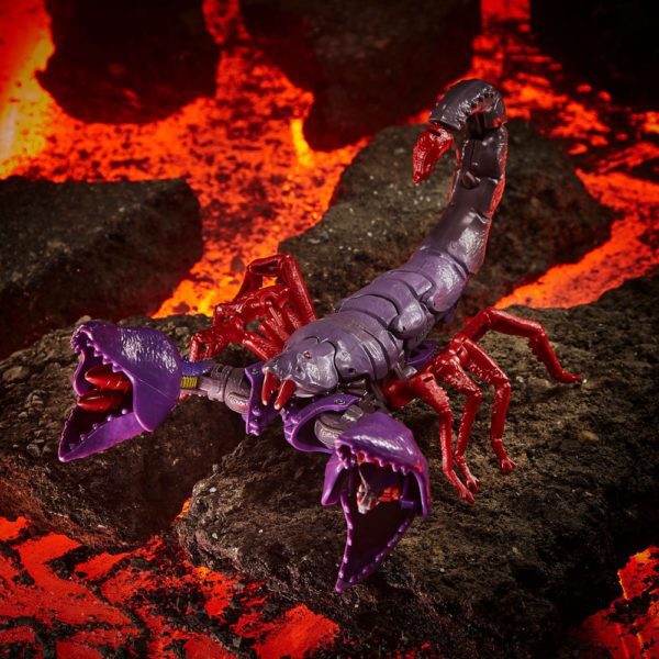 Predacon Scorponok Transformers Generations War for Cybertron: Kingdom Deluxe Class Wave 3