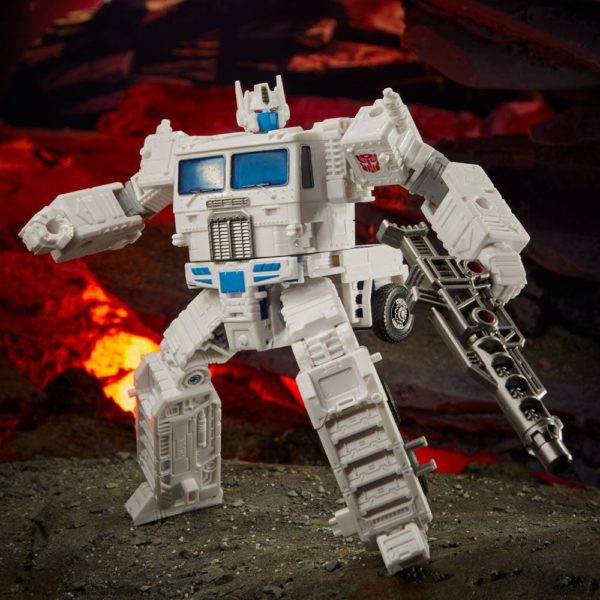 Ultra Magnus Transformers Kingdom War of Cybertron Trilogy Figuren von Hasbro und Takara Tomy