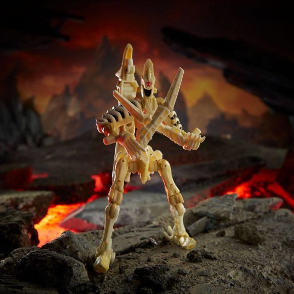 Wingfinger Fossilizer Transformers Generations War for Cybertron: Kingdom Deluxe Class Wave 3