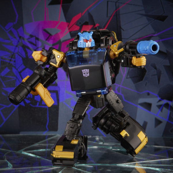 Autobot Goldbug Transformers Generations Deluxe Class Shattered Glass Collection Figur von Hasbro