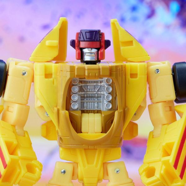 Decepticon Dragstrip Transformers Generations Legacy Deluxe Figur von Hasbro und Takara Tomy