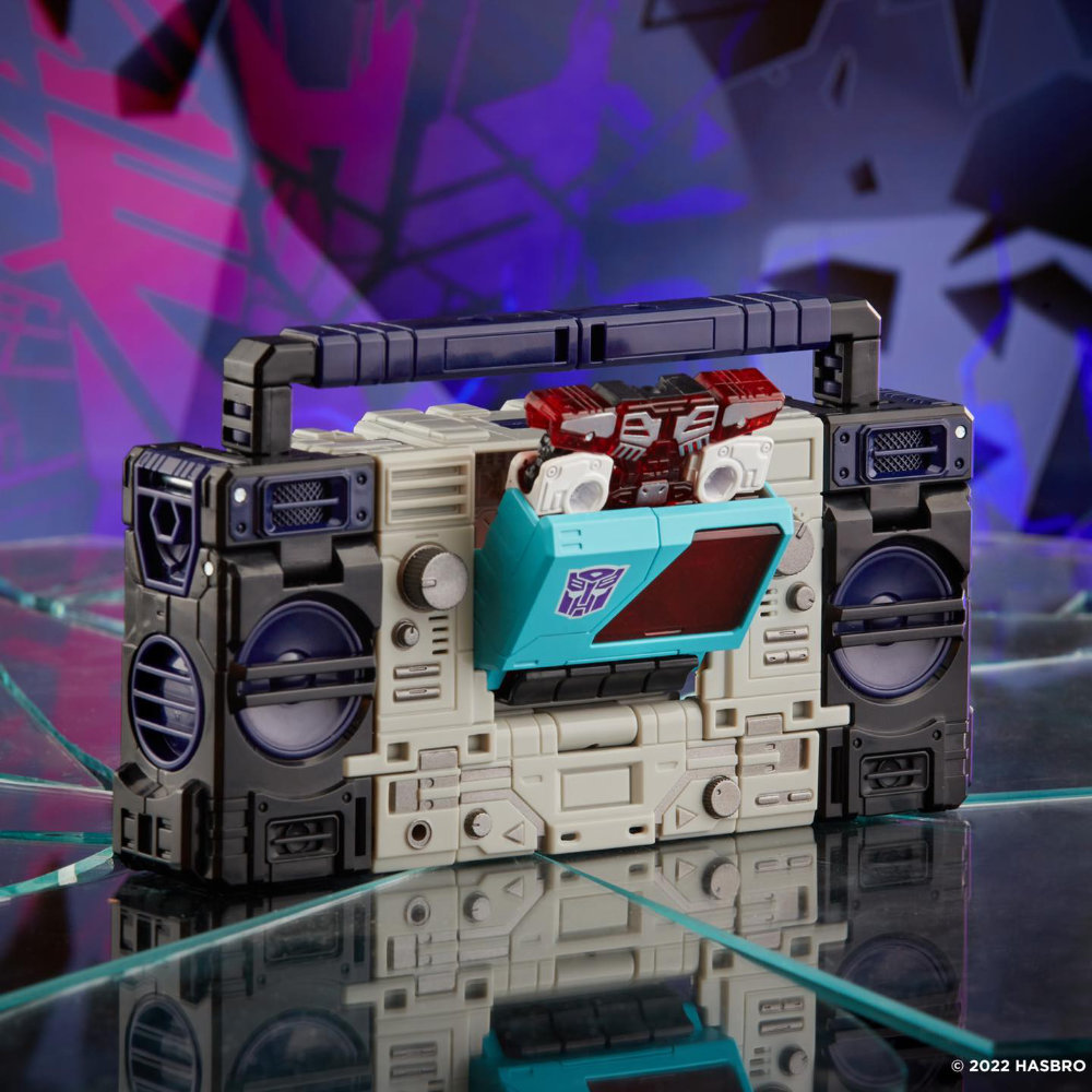 Autobot Blaster und Autobot Rewind Figuren aus der Shattered Glass 2 Miniseries von Hasbro