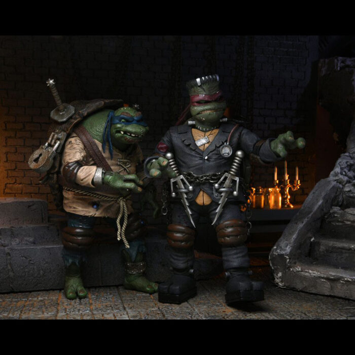 Leonardo as the Hunchback Teenage Mutant Ninja Turtles (TMNT) Ultimate Figur von NECA aus der Universal Monsters Reihe