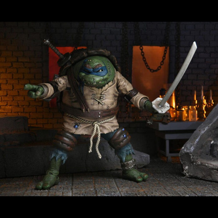 Leonardo as the Hunchback Teenage Mutant Ninja Turtles (TMNT) Ultimate Figur von NECA aus der Universal Monsters Reihe