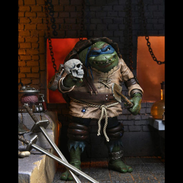 Leonardo as the Hunchback Teenage Mutant Ninja Turtles (TMNT) Ultimate Figur von NECA aus der Universal Monsters Reihe