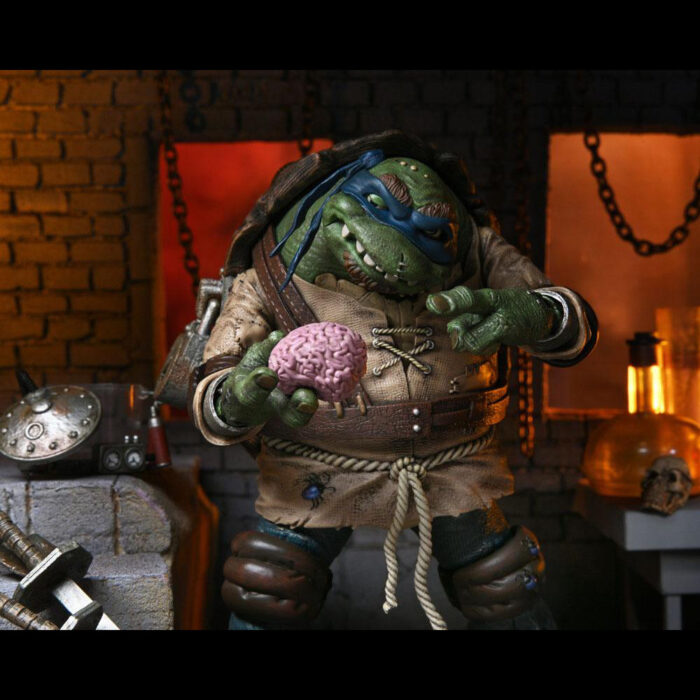 Leonardo as the Hunchback Teenage Mutant Ninja Turtles (TMNT) Ultimate Figur von NECA aus der Universal Monsters Reihe