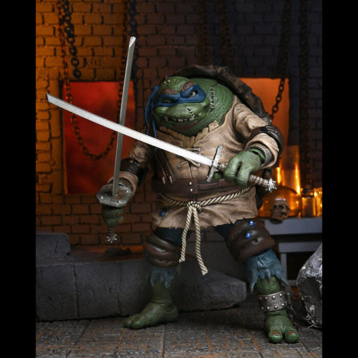 Leonardo as the Hunchback Teenage Mutant Ninja Turtles (TMNT) Ultimate Figur von NECA aus der Universal Monsters Reihe