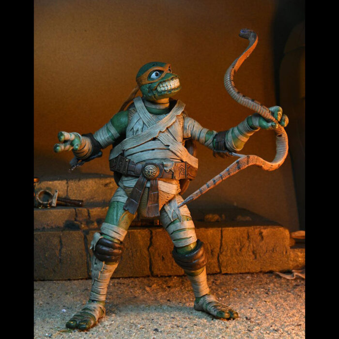 Michelangelo as the Mummy Teenage Mutant Ninja Turtles (TMNT) Ultimate Figur von NECA aus der Universal Monsters Reihe