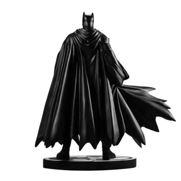 Batman Black & White DC Direct Statue by Lee Weeks von McFarlane Toys
