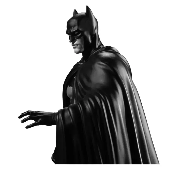 Batman Black & White DC Direct Statue by Lee Weeks von McFarlane Toys