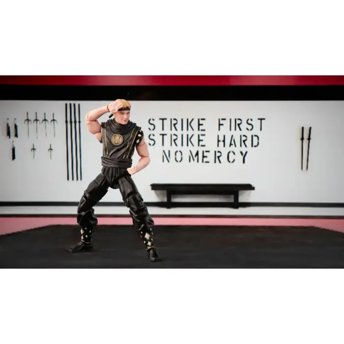 Johnny Lawrence Black Boar Ranger Power Rangers x Cobra Kai Lightning Collection Figur von Hasbro
