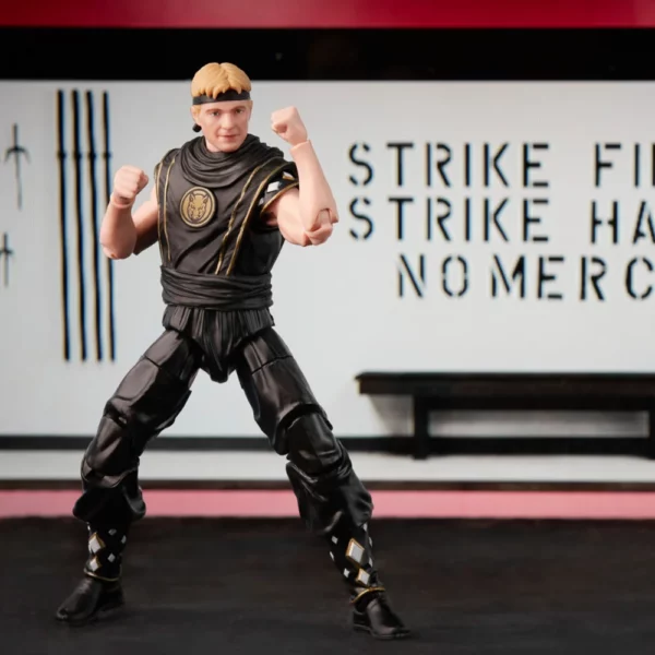 Johnny Lawrence Black Boar Ranger Power Rangers x Cobra Kai Lightning Collection Figur von Hasbro