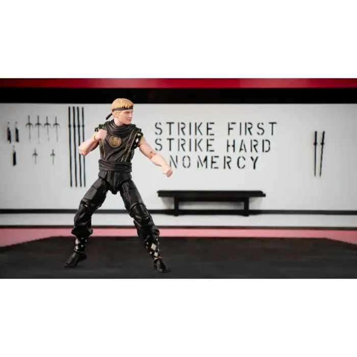 Johnny Lawrence Black Boar Ranger Power Rangers x Cobra Kai Lightning Collection Figur von Hasbro