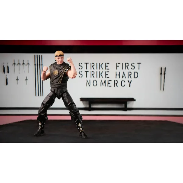 Johnny Lawrence Black Boar Ranger Power Rangers x Cobra Kai Lightning Collection Figur von Hasbro