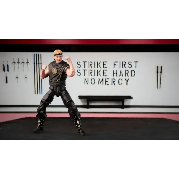 Johnny Lawrence Black Boar Ranger Power Rangers x Cobra Kai Lightning Collection Figur von Hasbro