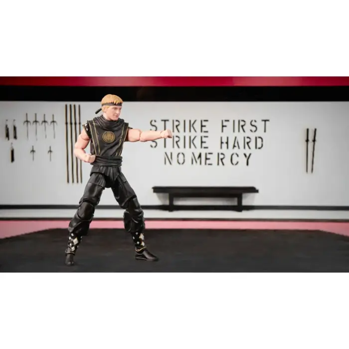 Johnny Lawrence Black Boar Ranger Power Rangers x Cobra Kai Lightning Collection Figur von Hasbro