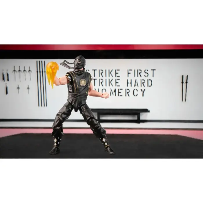 Johnny Lawrence Black Boar Ranger Power Rangers x Cobra Kai Lightning Collection Figur von Hasbro