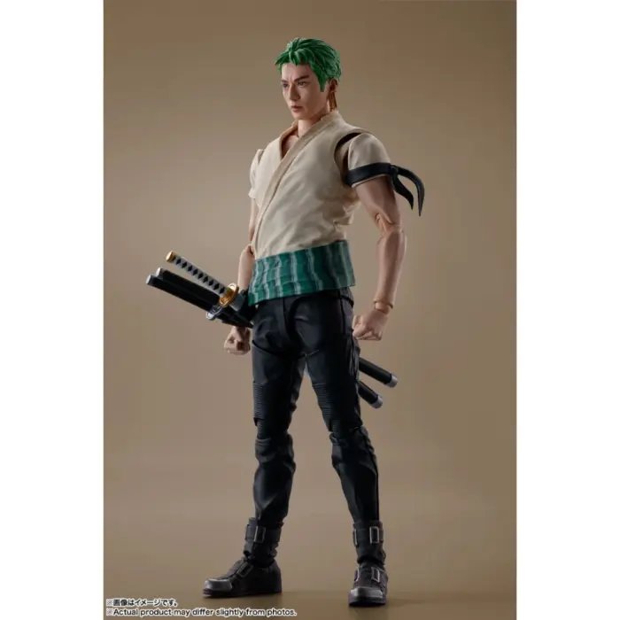Lorenor Zorro (Roronoa Zoro) aus der One Piece Live-Action Netflix Serie als S.H. Figuarts Figur von Bandai Tamashii Nations
