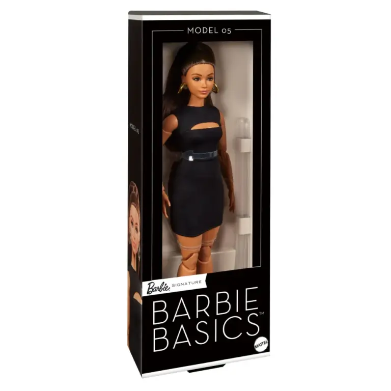Model 05 Barbie Basics Puppe (rote Haare) aus der Barbie Signature-Kollektion von Mattel