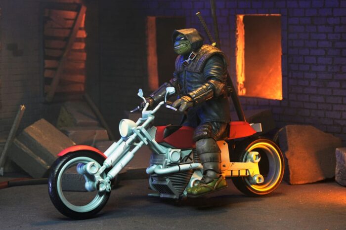 Casey Marie with Last Ronin Motorcycle - Teenage Mutant Ninja Turtles - The Last Ronin The Lost Years – Bild 7